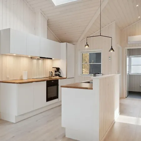 Jonnhild - 450m From The Sea By Interhome * Tjørneholm